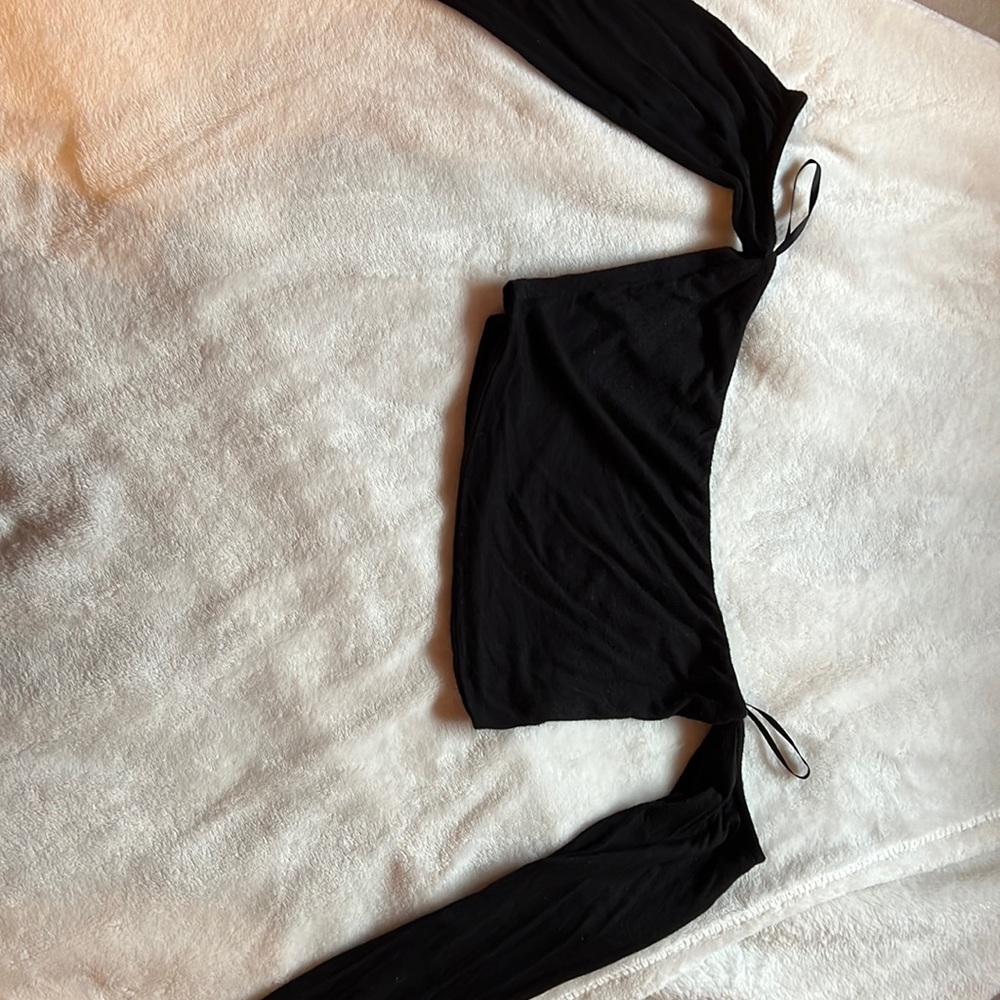 Off the shoulder Crop